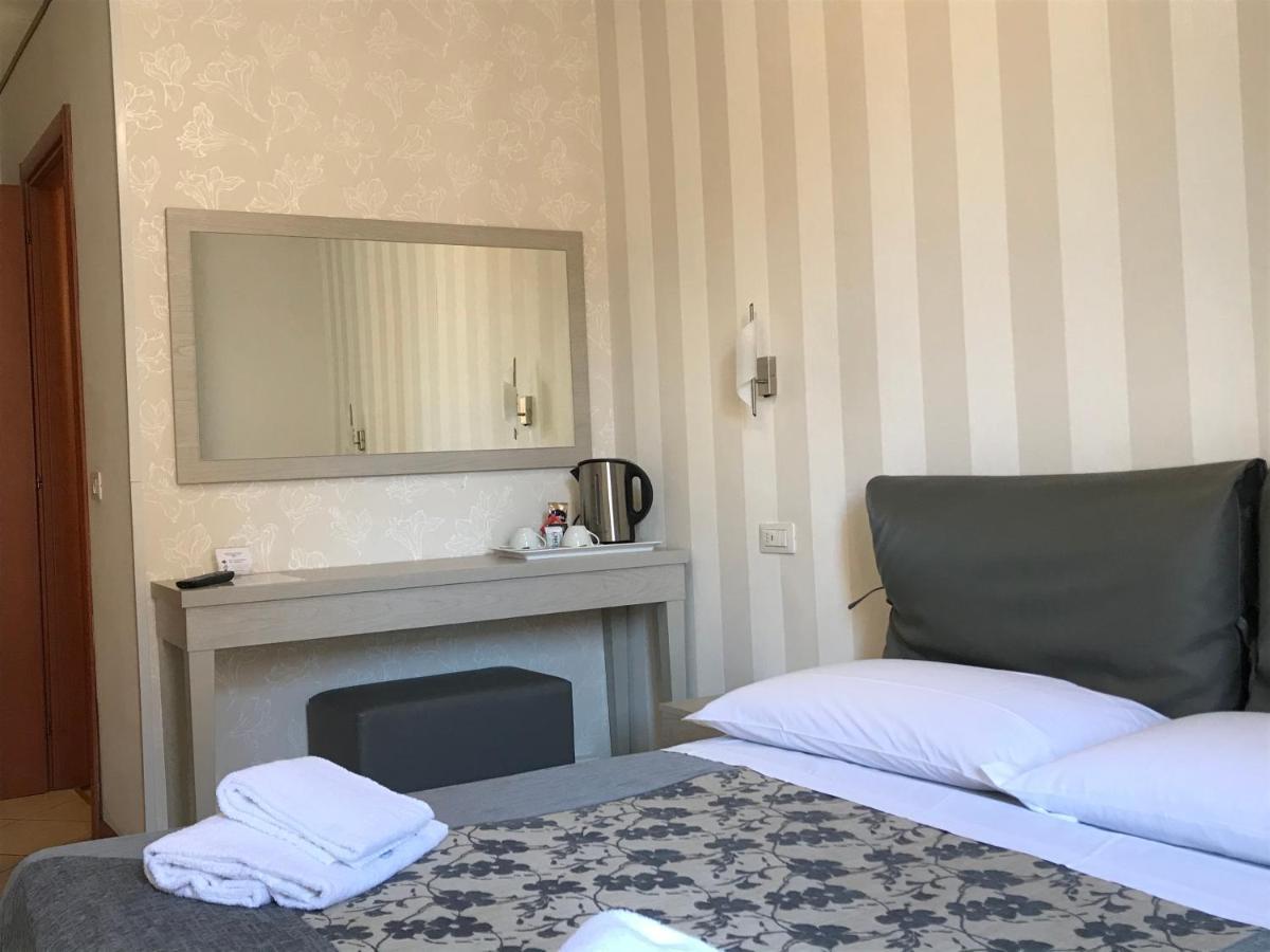 ホテル Adelaide House フィレンツェ エクステリア 写真